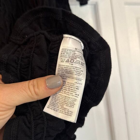 Old Navy black smocked ruffle sleeve top size M - Picture 5 of 9